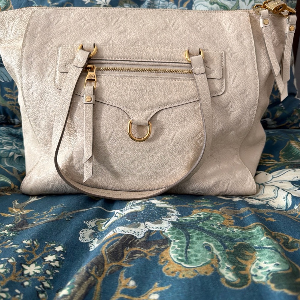 Louis Vuitton Monogram Lumineuse MM